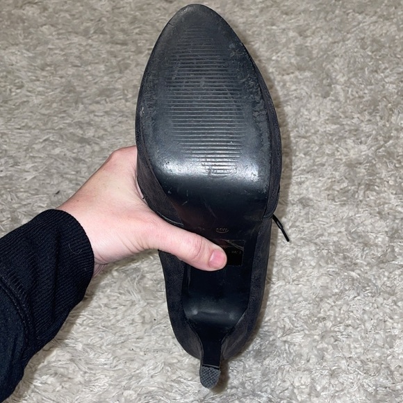 2 Lips Too Women’s Lace Up Booties Size 11 Grey Faux Suede Lucy Short Rise - Picture 14 of 15